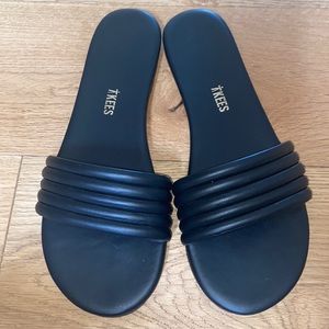 TKEES Serena Sandals